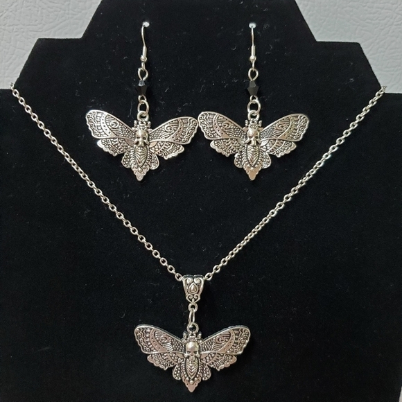 Butterfly Moth Skull Shape Necklace & Earrings Set Unisex Gothic Goth Rock - Picture 1 of 7